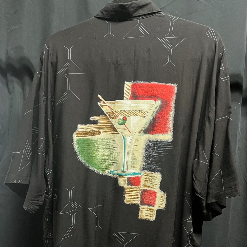 Tori Richard Martini Hawaiian Shirt. - Picture 3 of 4
